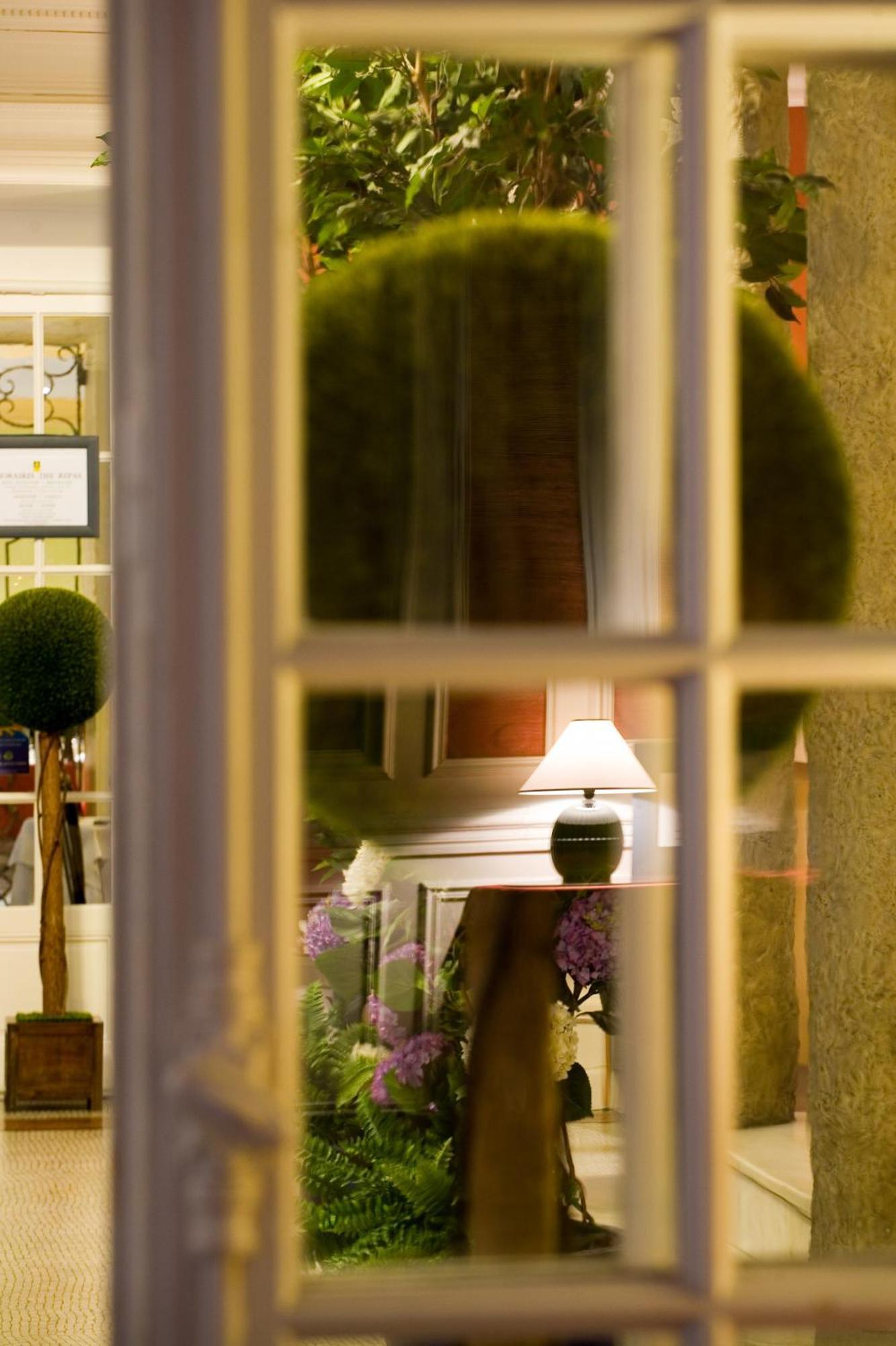Hotel Logis Le Midland Vichy Zewnętrze zdjęcie
