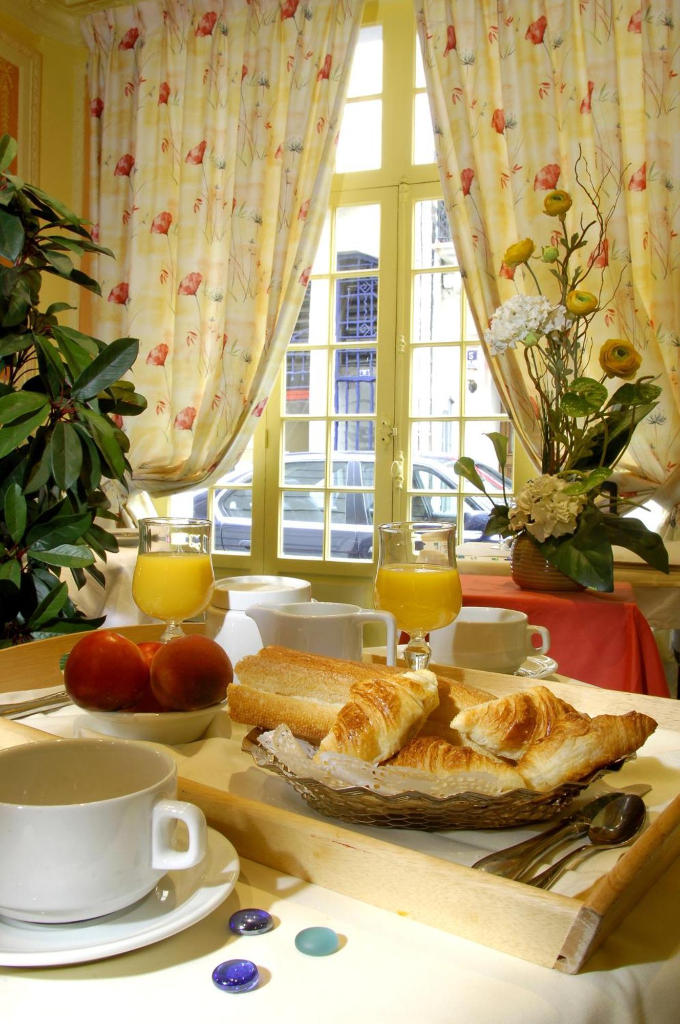Hotel Logis Le Midland Vichy Zewnętrze zdjęcie